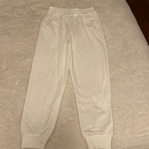 White sweat pants from Amazon